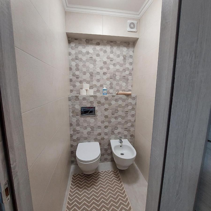 Appartamento Apartament Lux New Chişinău Esterno foto