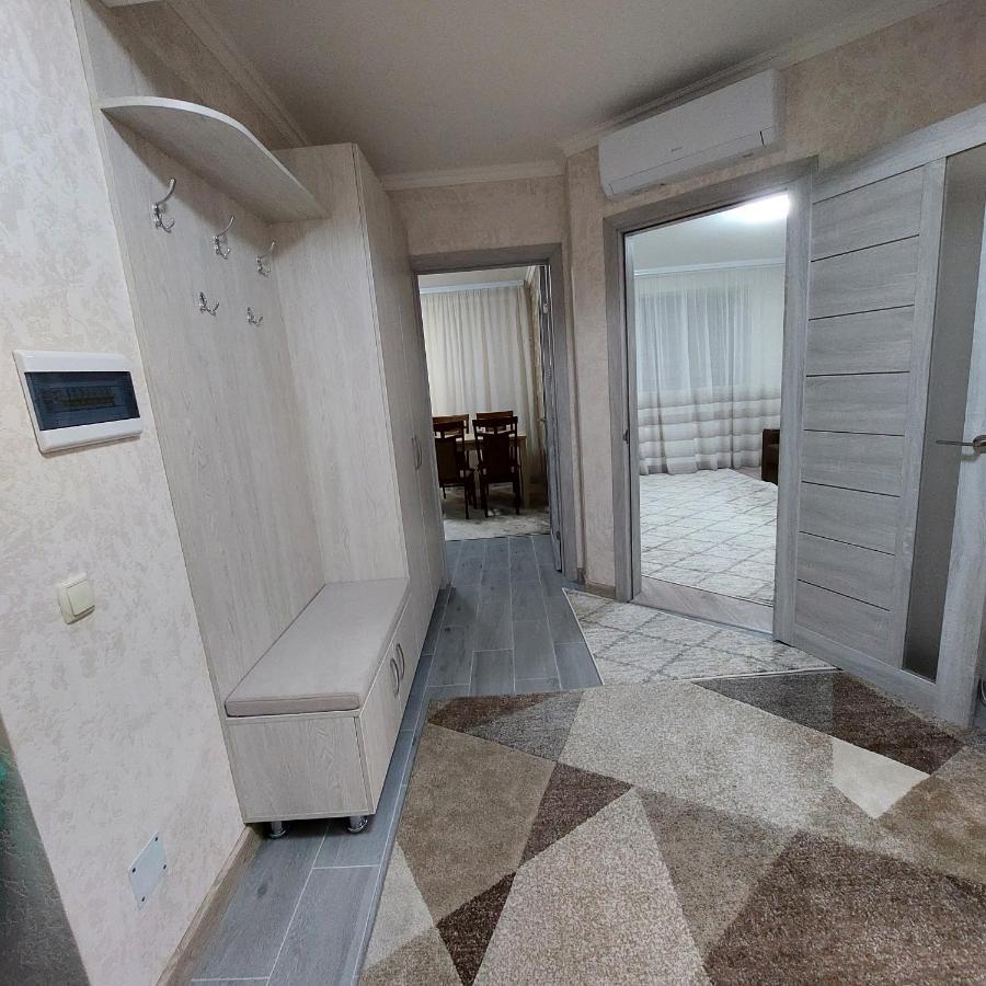 Appartamento Apartament Lux New Chişinău Esterno foto