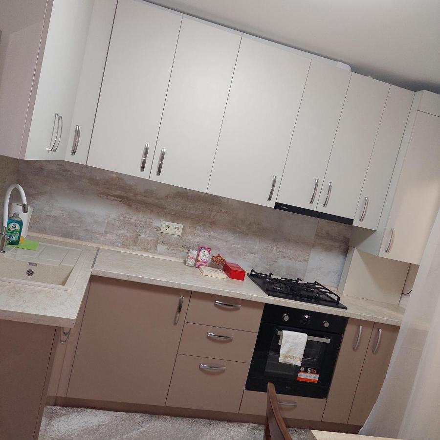 Appartamento Apartament Lux New Chişinău Esterno foto