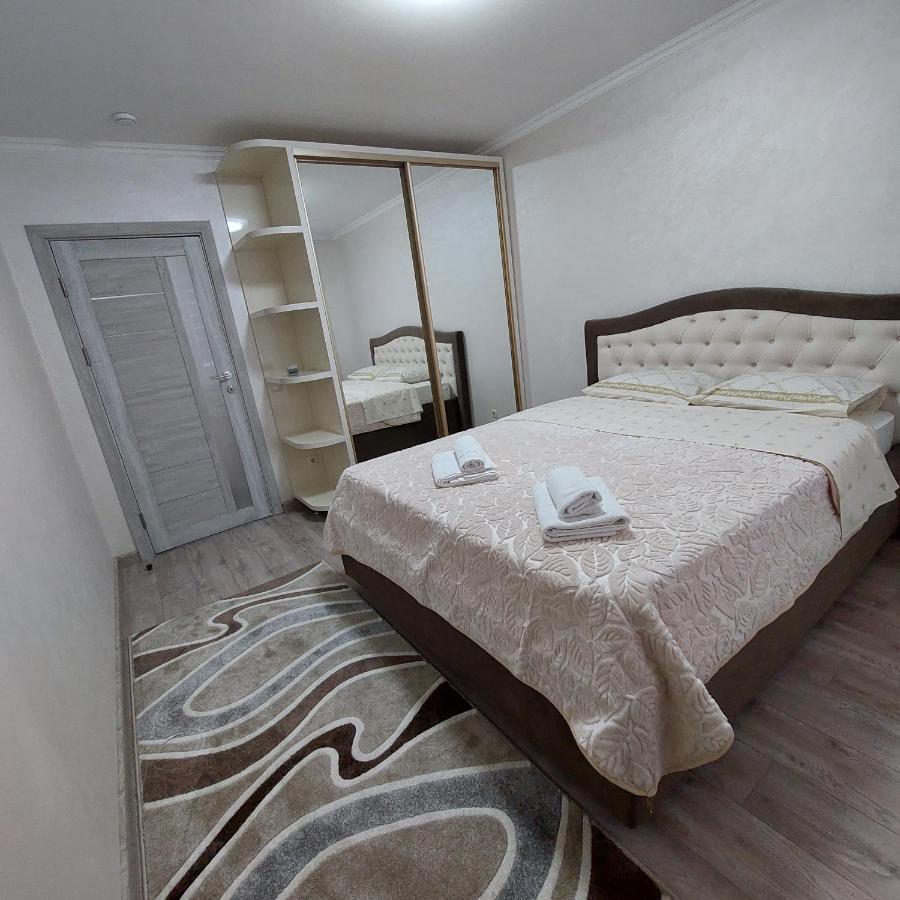 Appartamento Apartament Lux New Chişinău Esterno foto