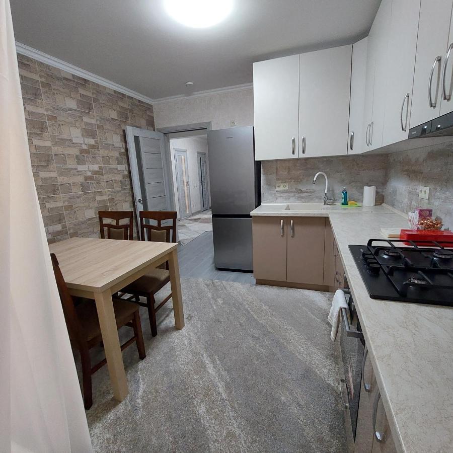 Appartamento Apartament Lux New Chişinău Esterno foto