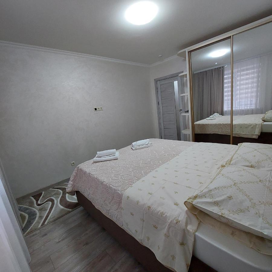 Appartamento Apartament Lux New Chişinău Esterno foto